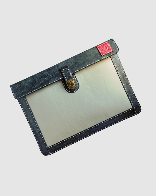 Image of Pakamera Futerał na laptop ze skór naturalnych