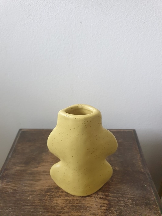 Image of Pakamera Wazon rzeźba Fluxo zółty mały ceramika wys 14 cm