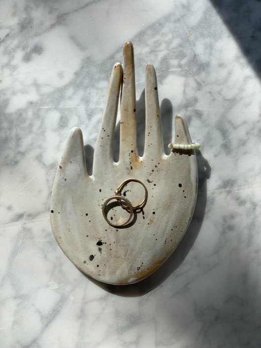 Image of Pakamera Ceramiczna Łapka Handmade Talerzyk na Biżuterię Rustic Matte Dalmatinian