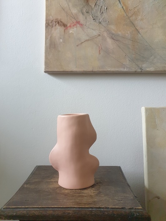 Image of Pakamera Wazon rzeźba Fluxo różowy średni ceramika wys 17 cm
