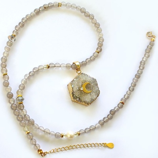 Image of Pakamera Unikatowy Choker z szarym agatem, druzą i księżycem