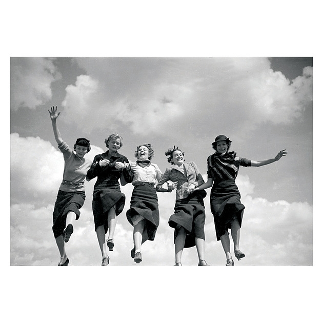 Image of Pakamera Kartka Premium - Toni Frissell Skaczące Kobiety