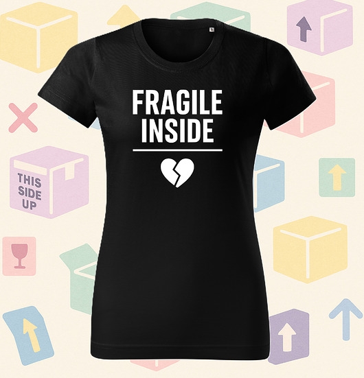 Image of Pakamera Czarna Koszulka damska z nadrukiem FRAGILE INSIDE