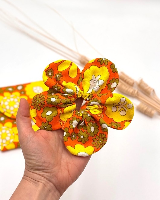 Image of Pakamera Flower Scrunchie Vintage