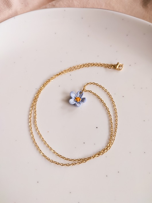 Image of Naszyjnik wisiorek kwiatek kwiatuszek niebieski, niezapominajka