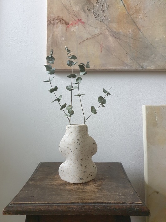 Image of Pakamera Wazon rzeźba Fluxo kremowy mały ceramika wys 14 cm