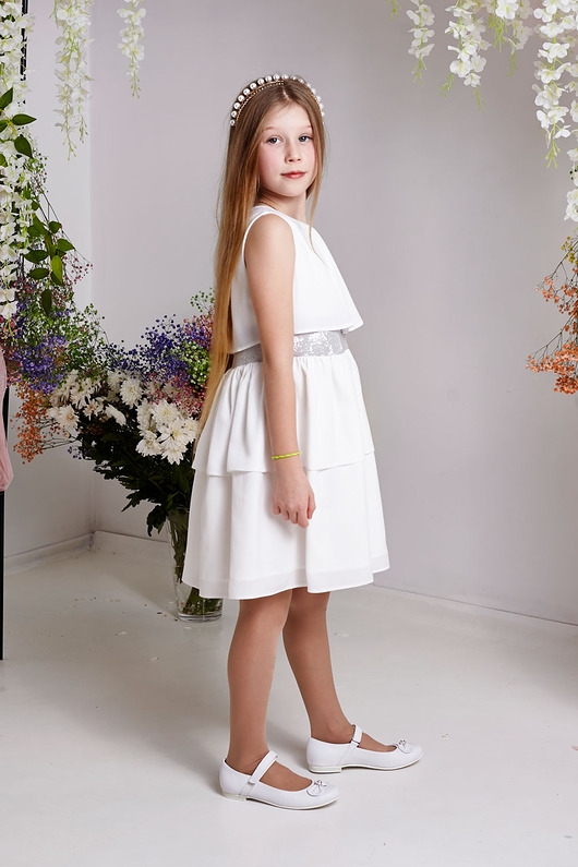 Image of Kremowa elegancka sukienka za falbanami Celia