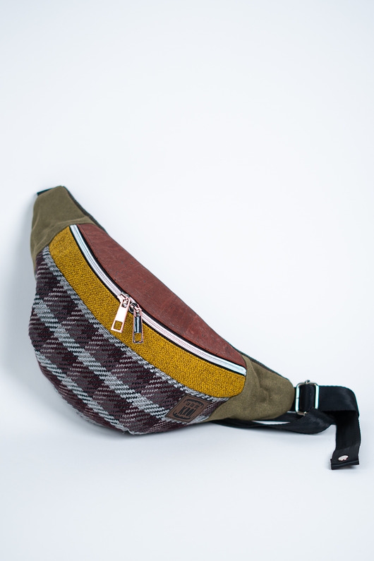 Image of Pakamera Męska nerka w kratę kolorowa saszetka unisex ODCIENIE ZIEMI
