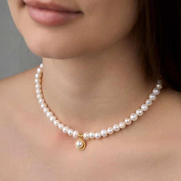 Image of Pakamera Choker naszyjnik z naturalnych pereł muszelka srebro 925 pozłacane