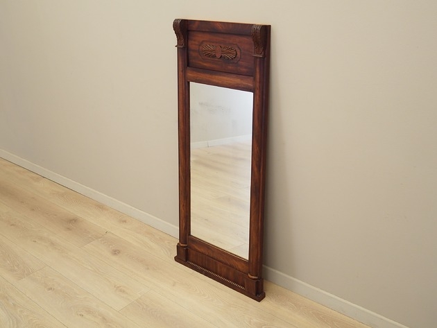 Image of Pakamera Lustro w drewnianej ramie, duński design, lata 70, produkcja: Dania