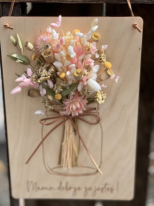 Image of Dzień Matki, pastelowa tabliczka dla Mamy, obrazek z suszonymi kwiatami