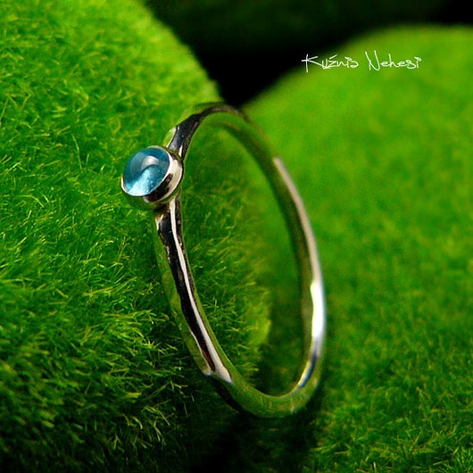Image of Pakamera Pierścień Drobinek - Topaz Swiss Blue Srebro