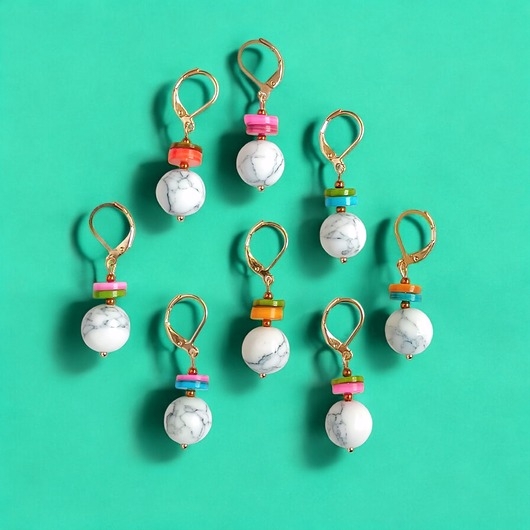 Image of Pakamera HOT TREND 2025 : kolczyki : summer collection : howlit 12mm, kolorowa muszla