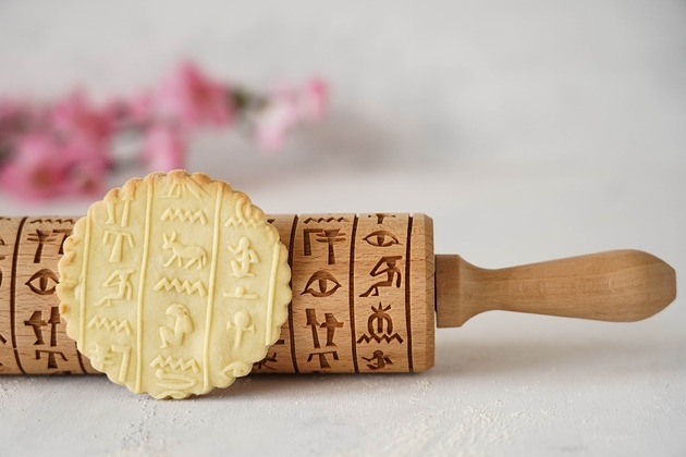 Image of Pakamera HIEROGLYPHS - grawerowany wałek do ciasta z motywem hierglifów