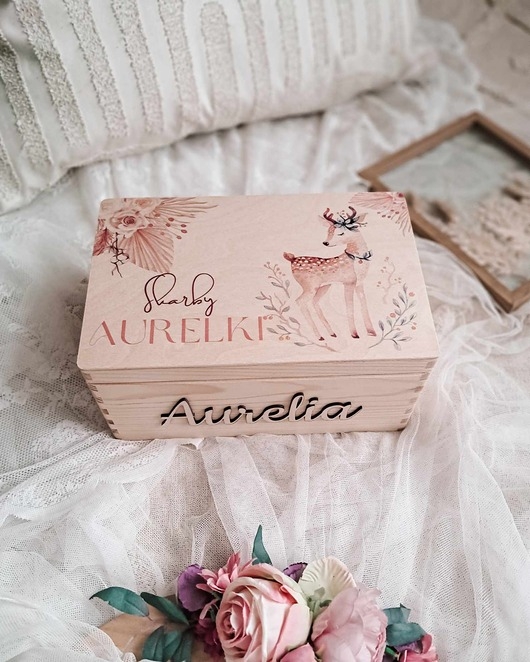 Image of Pakamera Sarenka boho pojemnik na zabawki prezent na chrzest roczek kuferek wspomnien