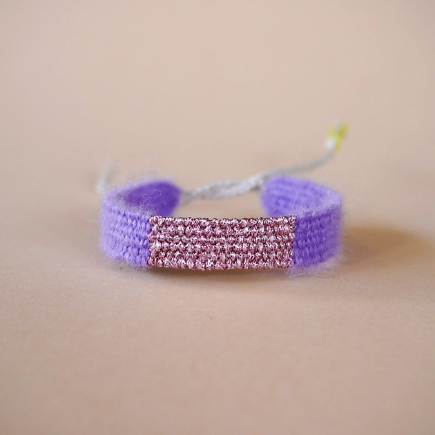 Image of Pakamera Fioletowa bransoletka tkana handmade, na sznurku