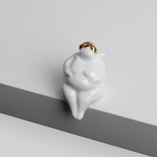 Image of Pakamera Porcelanowy aniołek, figurka