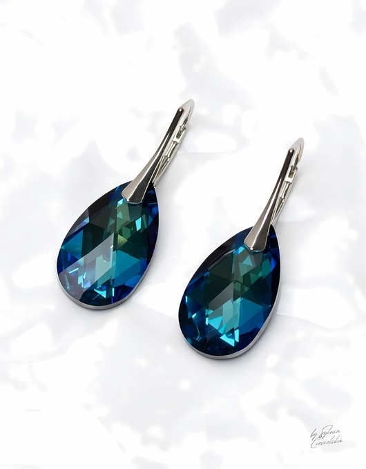 Image of Pakamera Srebrne kolczyki z kryształem Swarovski Bermuda Blue