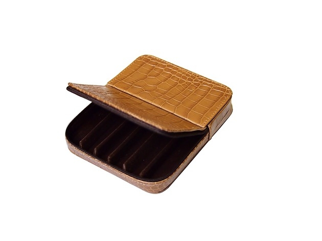 Image of Pakamera Etui na pióro długopis na sześć sztuk jasny brąz krok