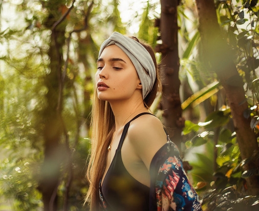 Image of Pakamera Light Grey Velvet Turban - Opaska