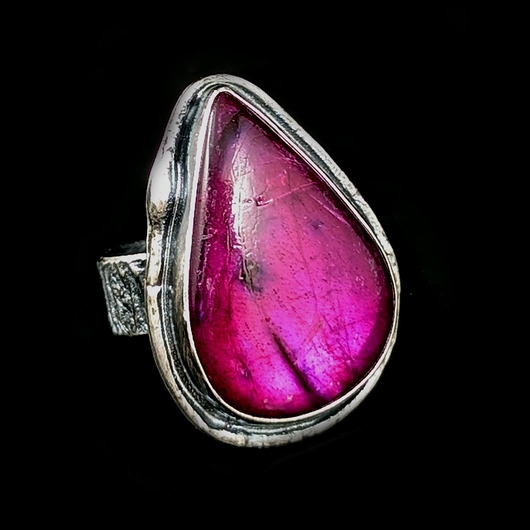 Image of Pakamera Pierścionek magenta labradoryt