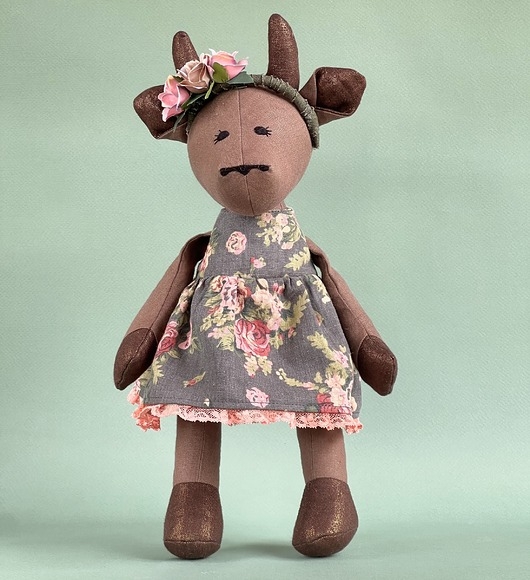 Image of Pakamera Krówka Frida Lalka lniana maskotka len