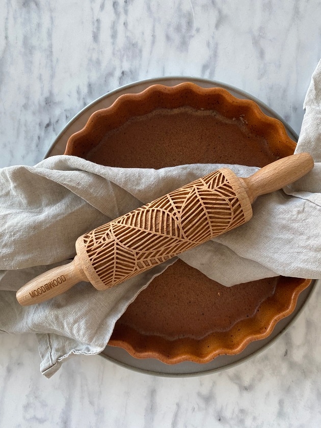 Image of Pakamera MODERN LEAVES - mini grawerowany wałek do ciasta
