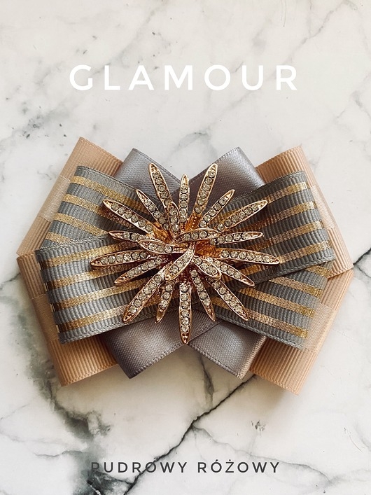 Image of Pakamera Brosza z Kolekcji Glamour z nowoczesnym kwiatem NEW