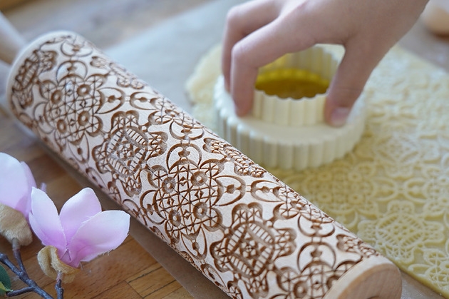 Image of Pakamera LACE - grawerowany wałek do ciasta - ozdobny wzór koronkowy