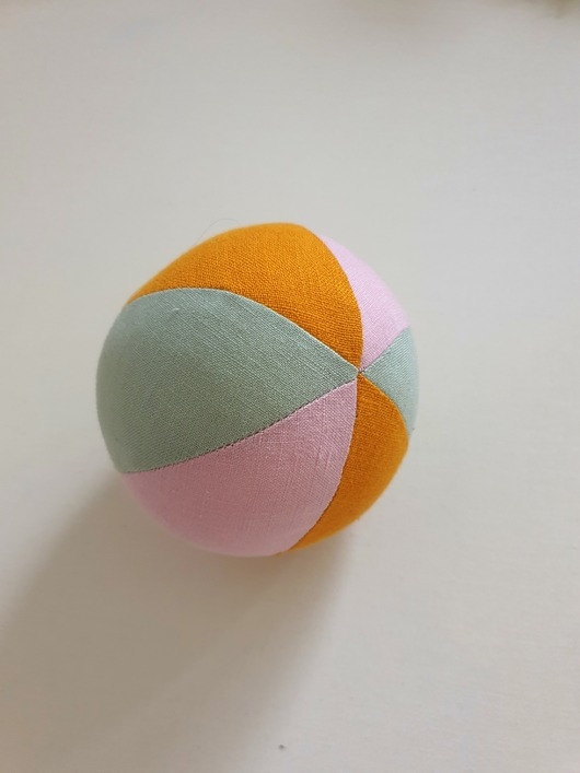 Image of Pakamera Piłeczka z lnu / róż, żółty, mięta