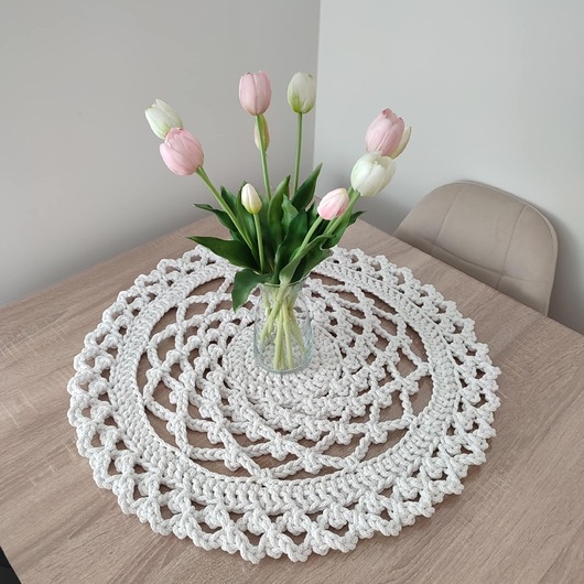 Image of Pakamera Serweta szydełkowa ze sznurka na stolik 60cm