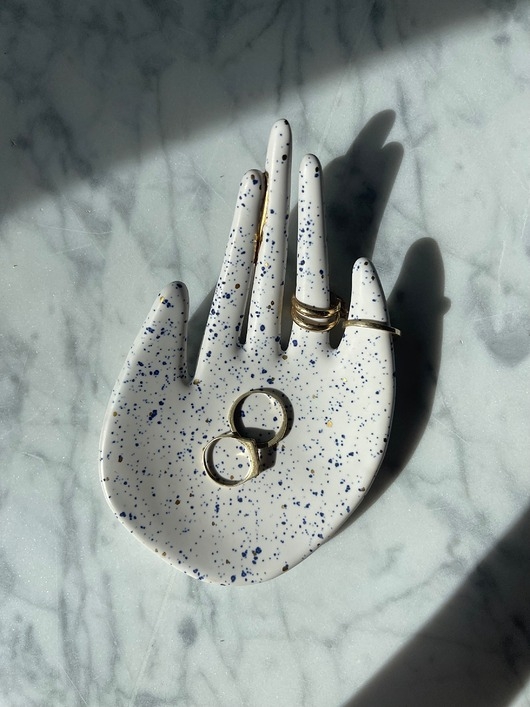 Image of Pakamera Ceramiczna Łapka Handmade Talerzyk na Biżuterię w Niebiesko Złote Ciapki