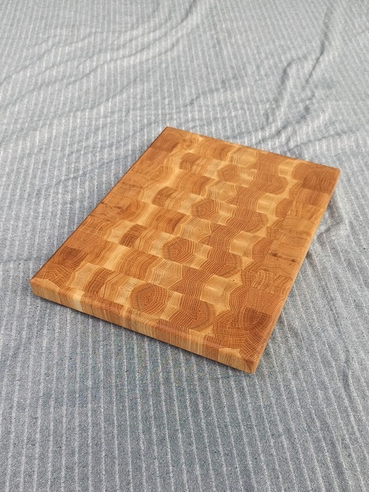 Image of Pakamera Dębowa deska do krojenia w stylu End Grain. Sztorcowy blok do krojenia.