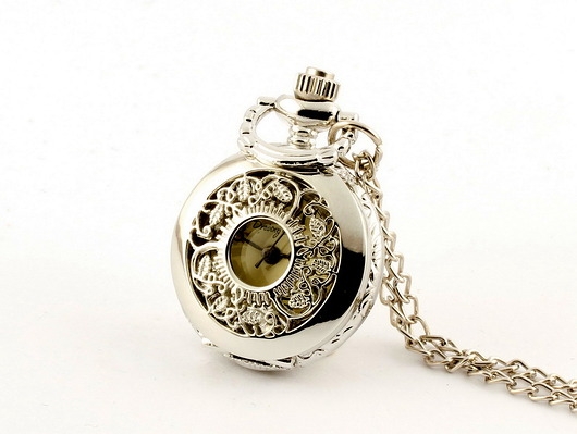 Image of Pakamera LISTKI (SILVER) - srebrny zegarek wisiorek