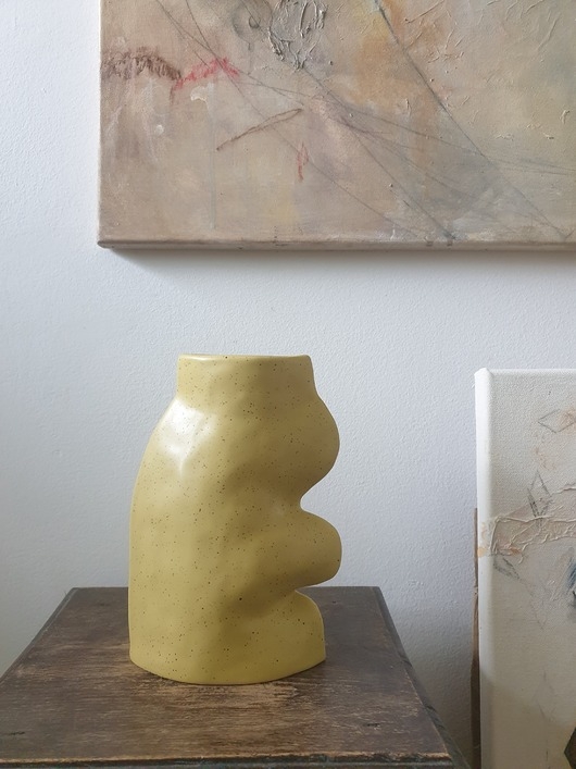 Image of Wazon rzeźba Fluxo żółty duży ceramika wys 20 cm