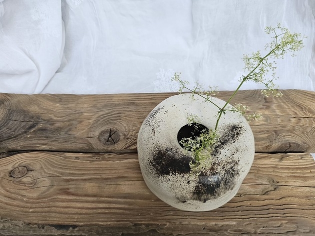 Image of Pakamera Ceramiczny wazon na kwiaty Donut handmade