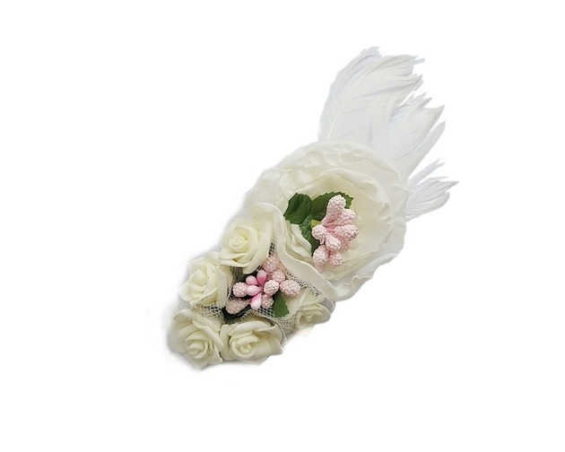 Image of Broszka kwiatowa - róże z piórkami