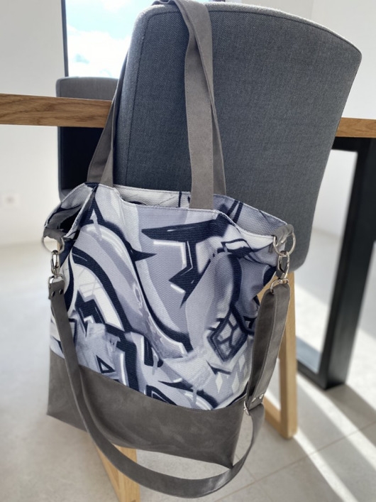 Image of Pakamera Torba hobo XXL - print gfaffiti monochromatyczne