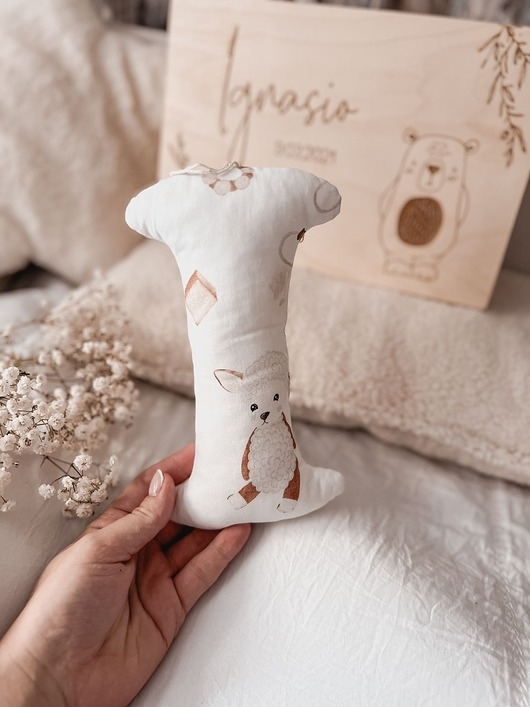 Image of Literka poduszka do pokoju dziecięcego Mała owieczka Mrs Dumpling
