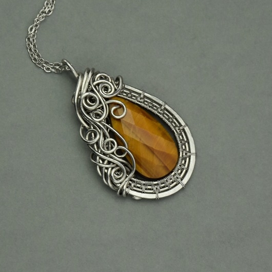 Image of Wisiorek tygrysie oko wire wrapping