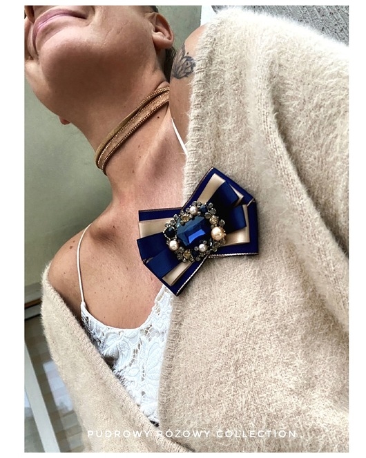 Image of Pakamera Brosza z ozdobą w stylu glamour Kryształ z perłami NEW