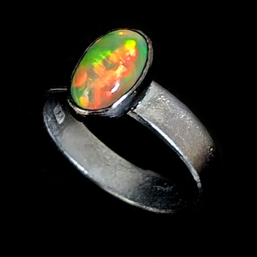 Image of Pakamera Pierścionek Tęczowy opal