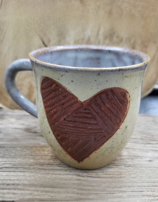 Image of Pakamera Ceramiczny kubek z sercem