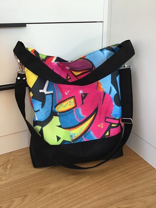 Image of Torba hobo XXL - print graffiti