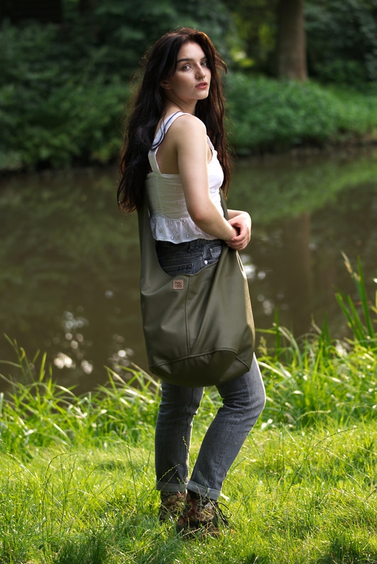 Image of Zielona torba hobo w stylu boho / vegan