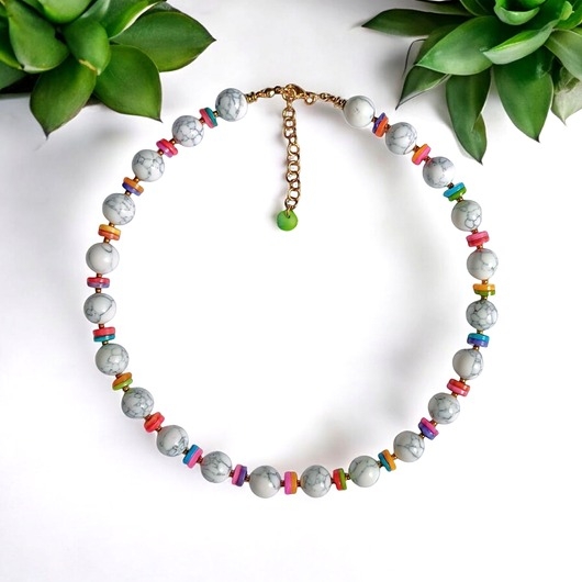 Image of Pakamera HOT TREND 2025 : naszyjnik : summer collection : howlit 12mm, kolorowa muszla