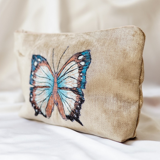 Image of Pakamera Duża kosmetyczka wyszywany motyl