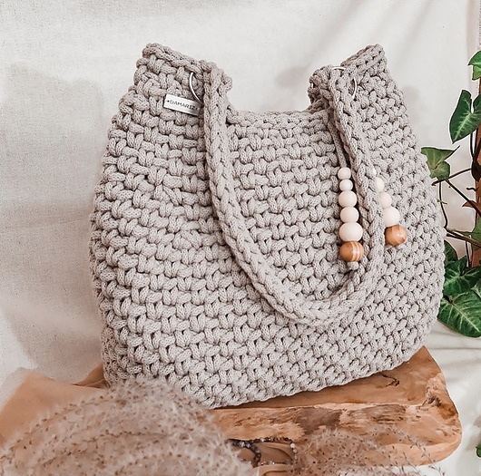 Image of Pakamera Duża pleciona torebka na ramię Belly bag - perłowa