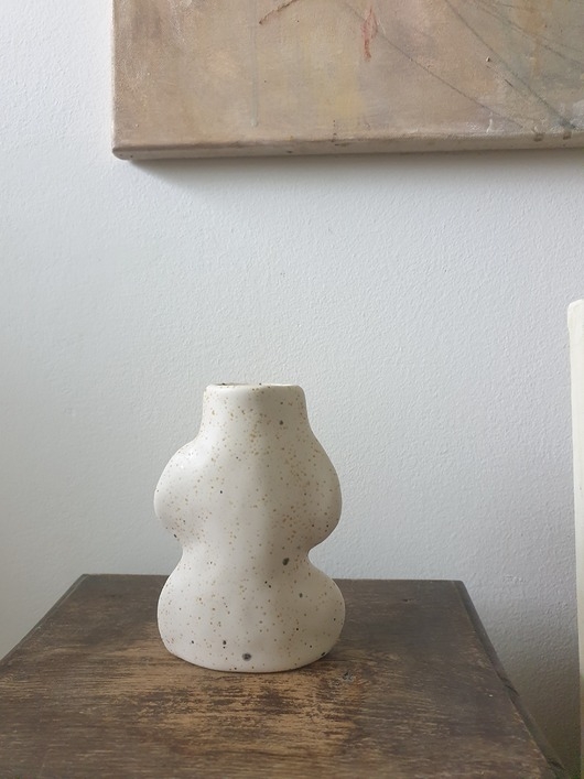 Image of Wazon rzeźba Fluxo kremowy mały ceramika wys 14 cm