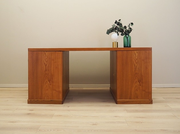 Image of Pakamera Biurko czereśniowe, duński design, lata 60, produkcja: Dania